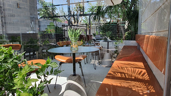 bàn cafe xi măng sợi trang trí quán